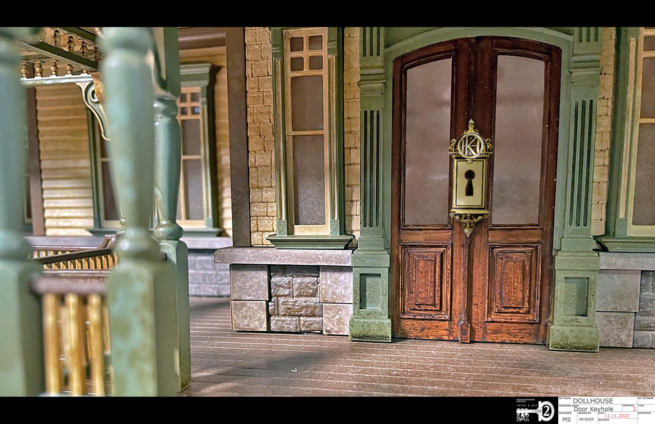 keyhole locke and key